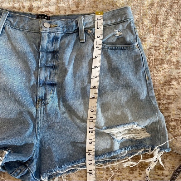 BDG Girlfriend High Rise Jean Shorts Urban Outfitters Blue Distressed Sz 34 - Picture 13 of 14